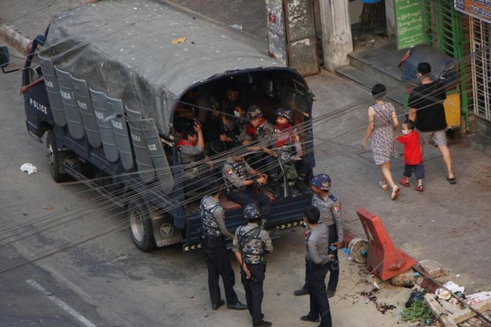 Nach dem Militärputsch in Myanmar Nach dem Militärputsch in Myanmar
