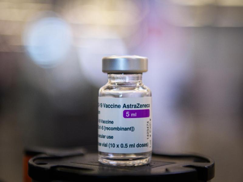 Neuer Name für Impfstoff: Astrazeneca vermarktet Impfstoff ...