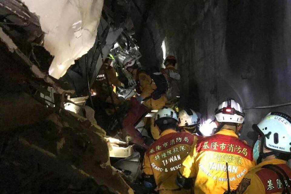 Rettungskräfte Rettungskräfte