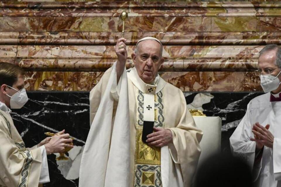 Papst feiert Ostermesse Papst feiert Ostermesse