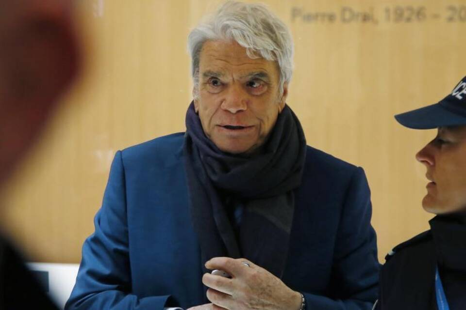 Ex-Minister Bernard Tapie Ex-Minister Bernard Tapie