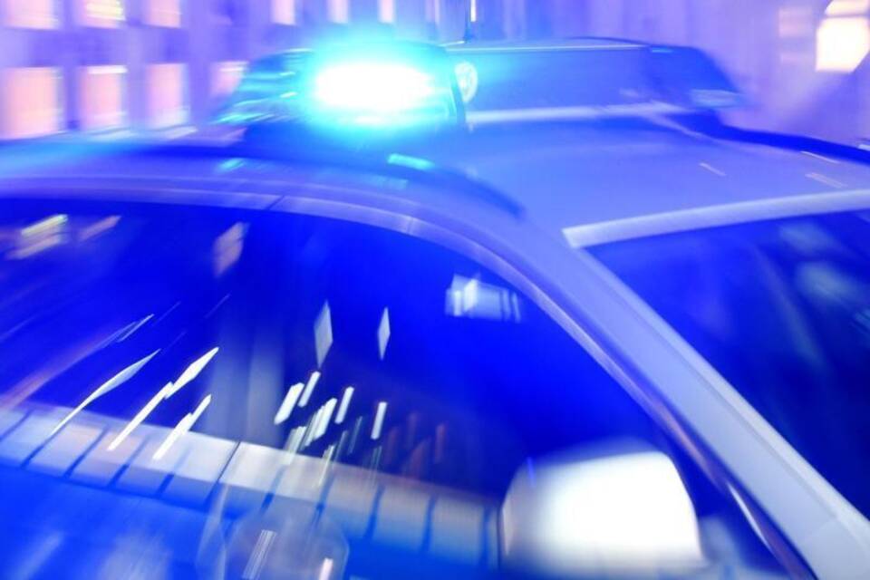 Polizei-Einsatz wegen illegaler Party Polizei-Einsatz wegen illegaler Party
