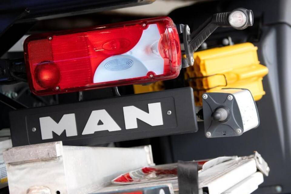 MAN MAN