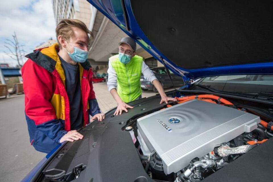 Fahrschule mit Wasserstoffauto