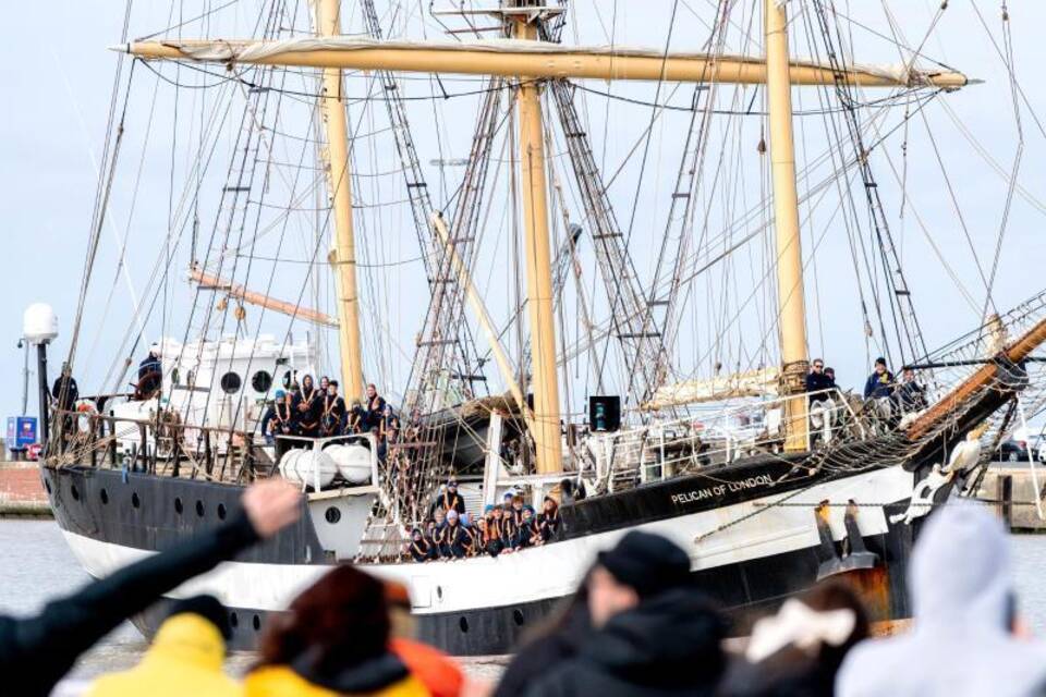 Nach halbem Jahr auf See zurück Nach halbem Jahr auf See zurück