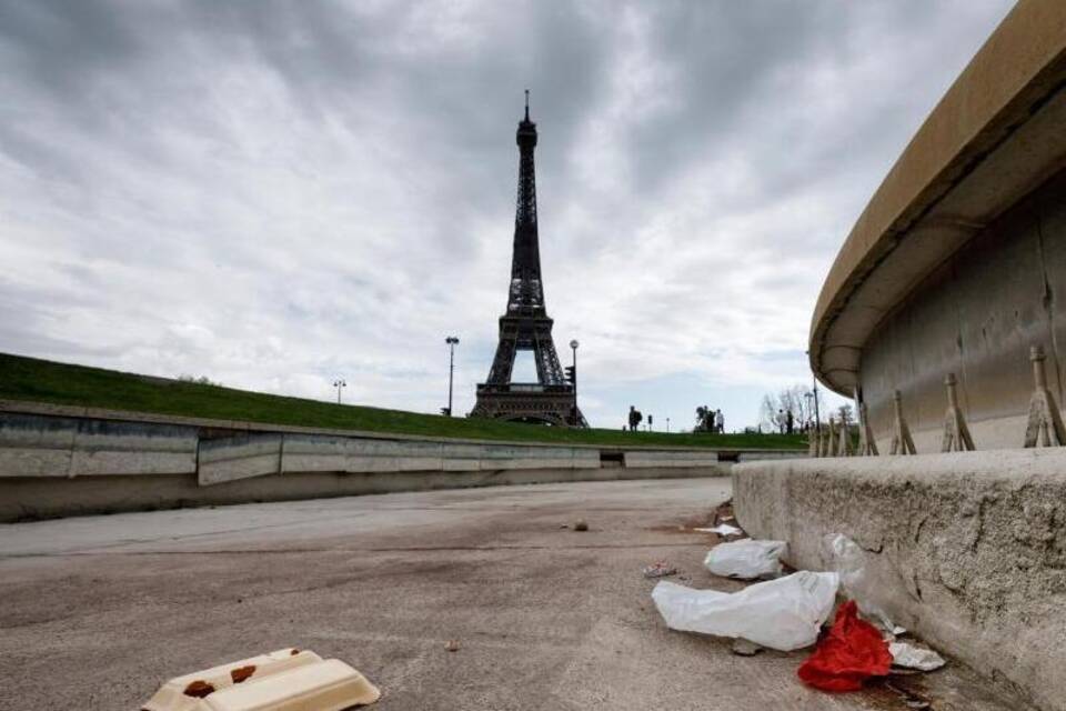 Paris Paris