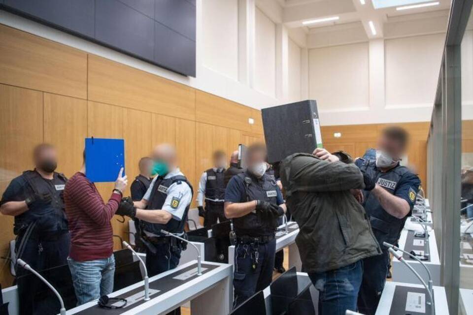 Prozess gegen «Gruppe S.» Prozess gegen «Gruppe S.»