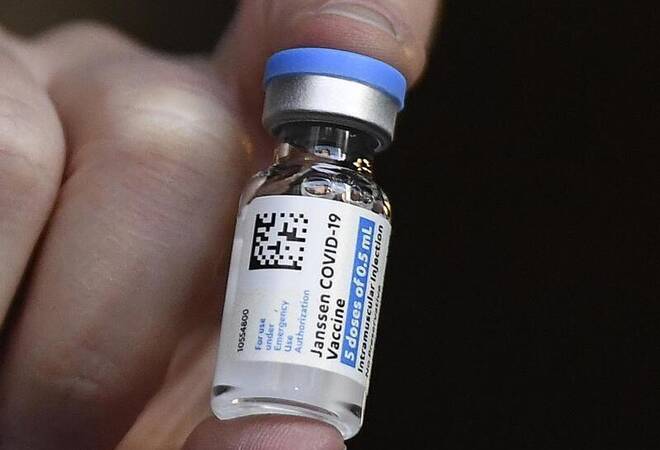 Corona-Pandemie: Experten: Impfstoff-Typ womöglich Ursache ...