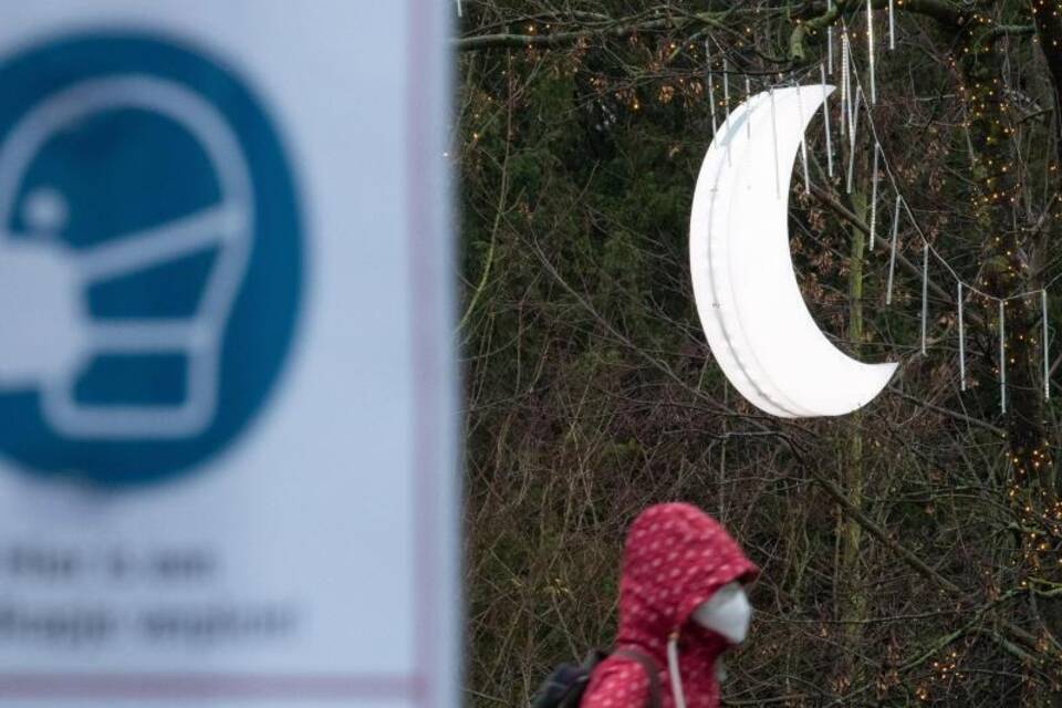 Nächtliche Ausgangssperren Nächtliche Ausgangssperren