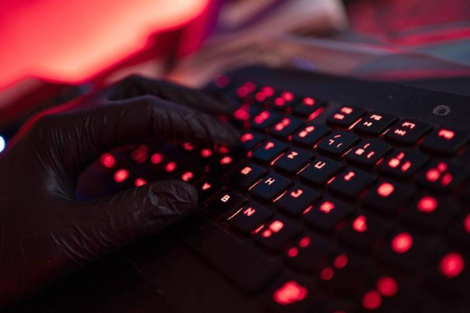 Hacker Hacker