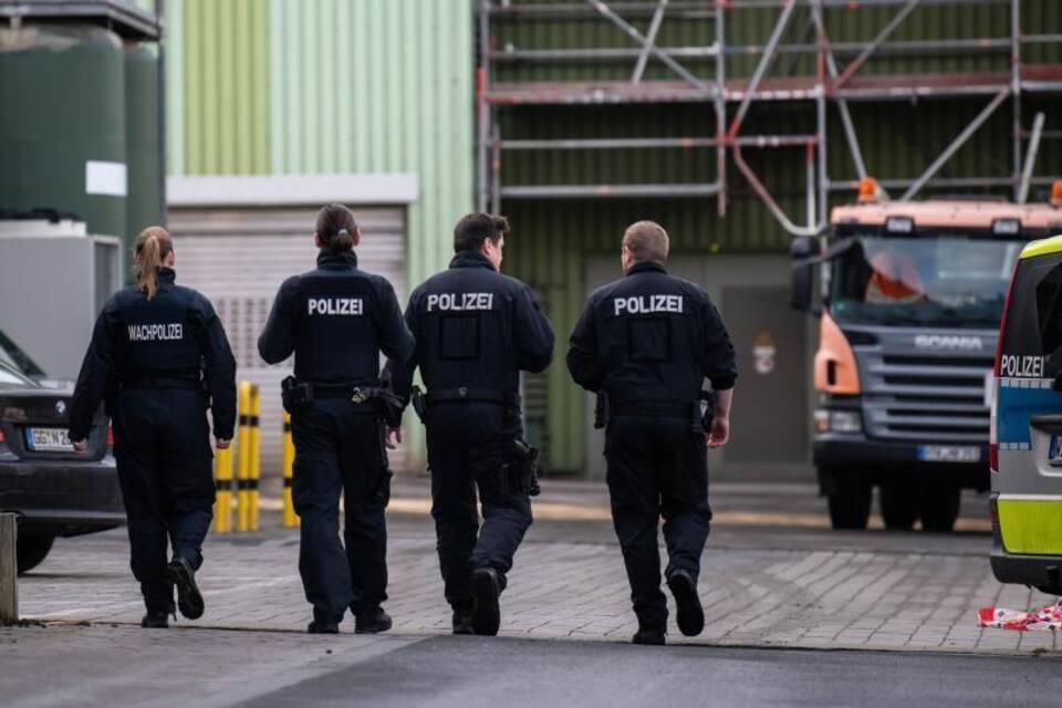 Ehefrau getötet und in Müll geworfen Ehefrau getötet und in Müll geworfen