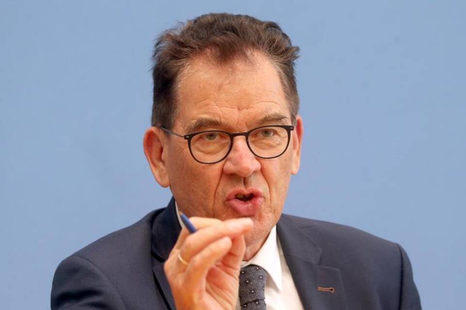 Müller für mehr Schutz vor Ausbeutung Müller für mehr Schutz vor Ausbeutung