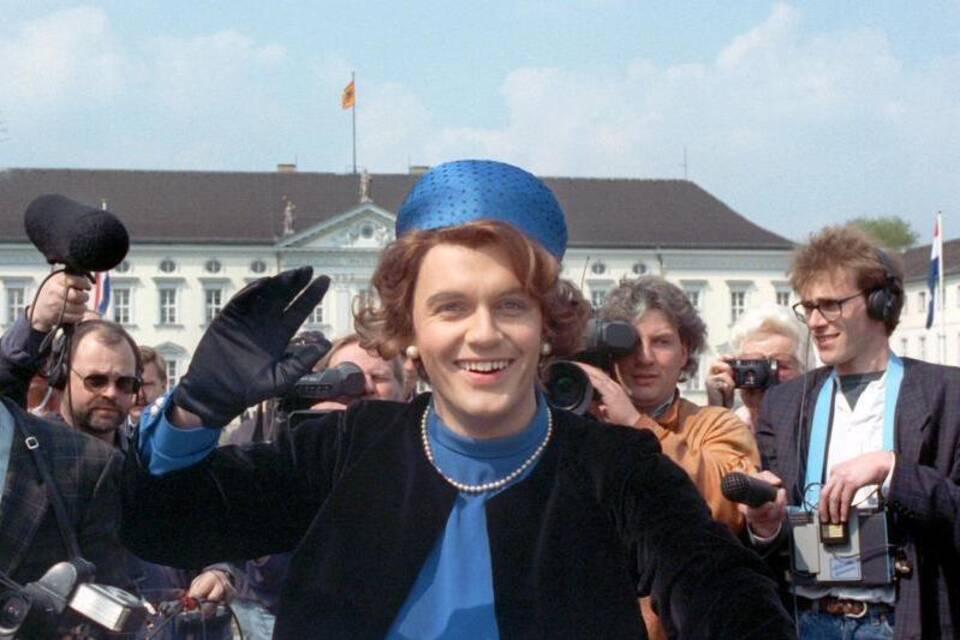 Hape Kerkeling als Königin Beatrix