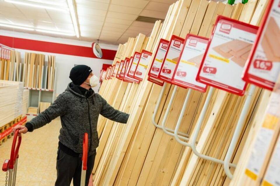 Im Baumarkt Im Baumarkt