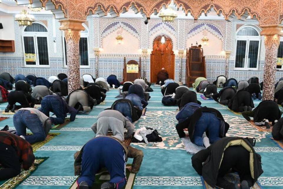 Gebet in Moschee