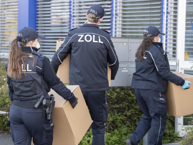 Der Zoll passt auf RheinNeckarZeitung Regionalnachrichten RNZ Der Zoll passt auf RheinNeckarZeitung Regionalnachrichten RNZ