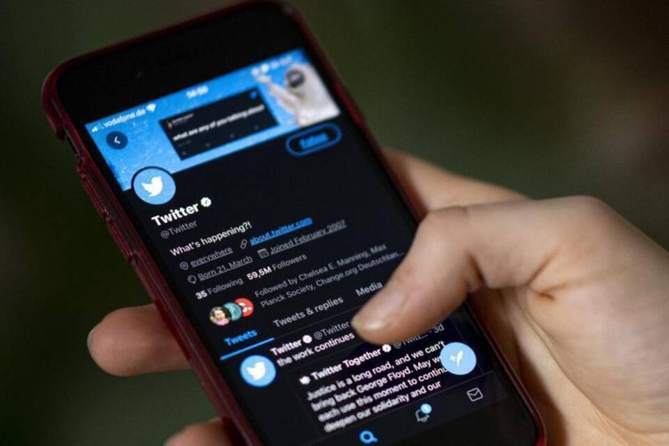 Twitter Twitter