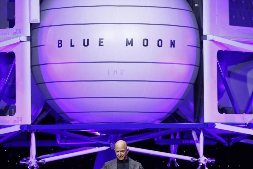 Jeff Bezos Jeff Bezos