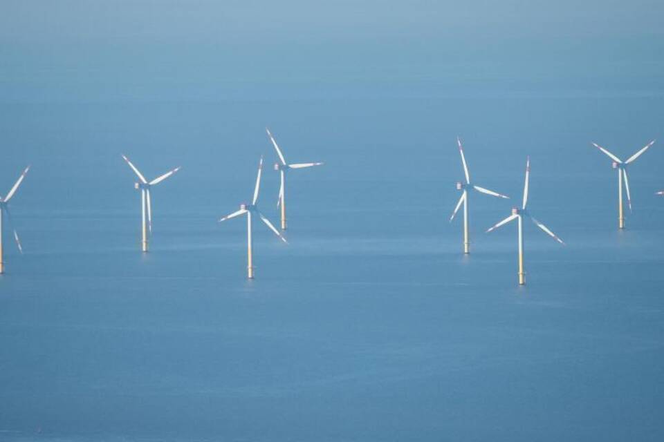 Windräder im Meer Windräder im Meer