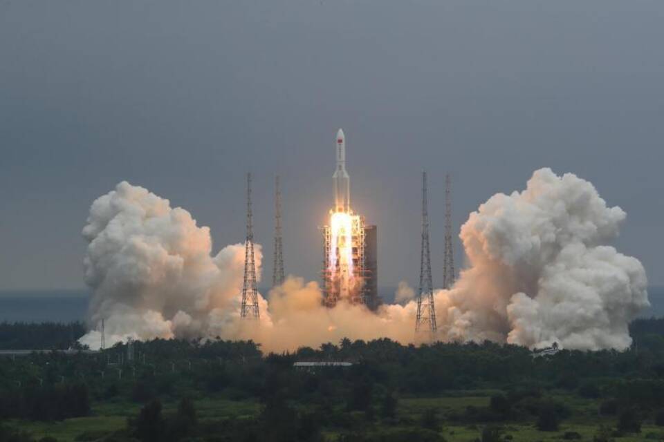 China weist Gefahr durch herabfallende Raketentrümmer zurück China weist Gefahr durch herabfallende Raketentrümmer zurück