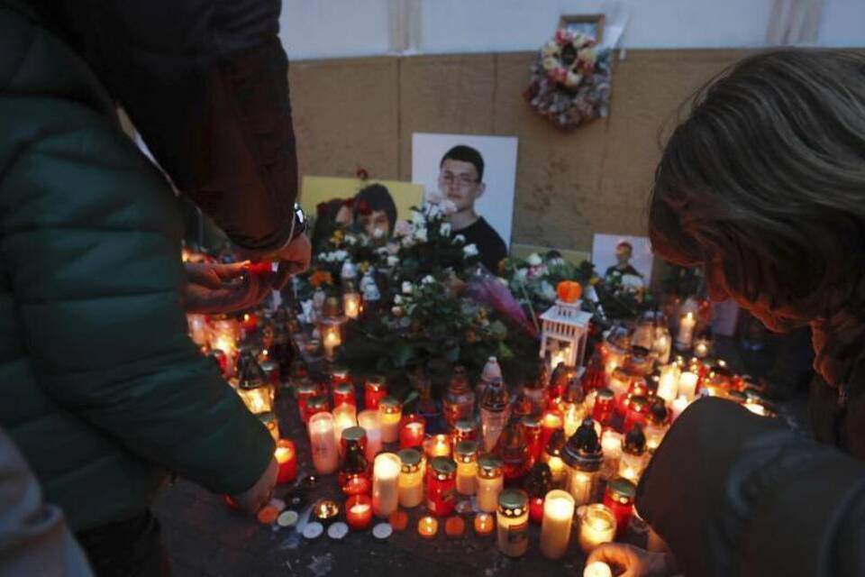 Kerzen für Jan Kuciak Kerzen für Jan Kuciak