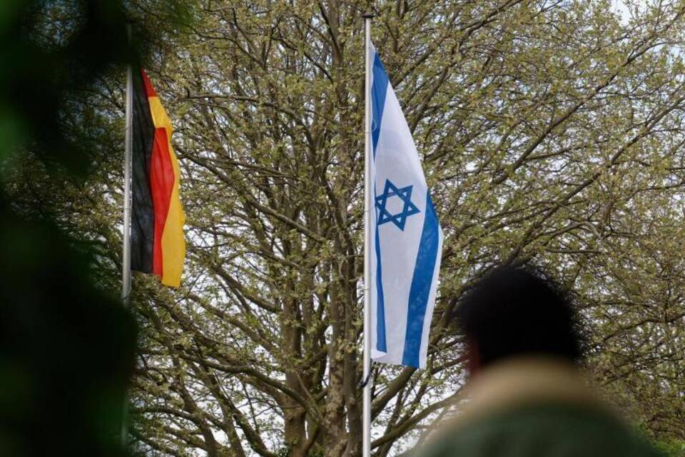 Nach Flaggenverbrennung Nach Flaggenverbrennung