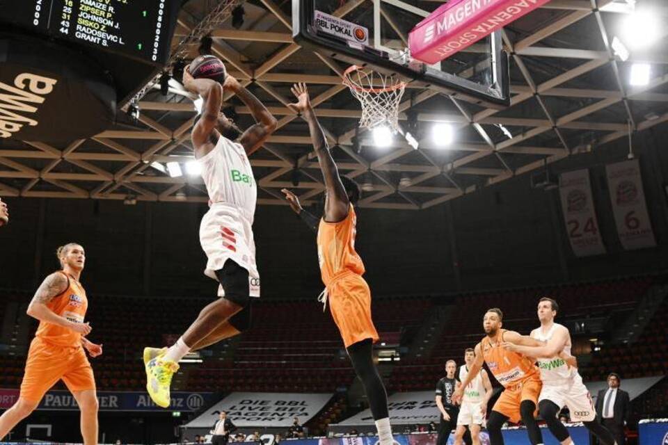 ratiopharm Ulm - FC Bayern München ratiopharm Ulm - FC Bayern München