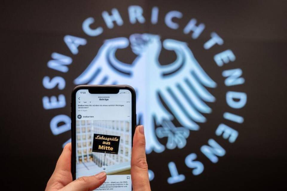 Geheimdienst auf Instagram Geheimdienst auf Instagram