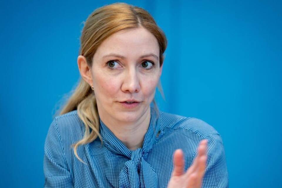 Sandra Ciesek Sandra Ciesek