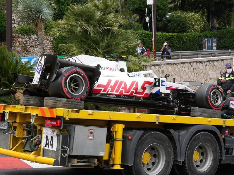 Formel 1: Erneuter Crash im Training: Schumacher verpasst ...