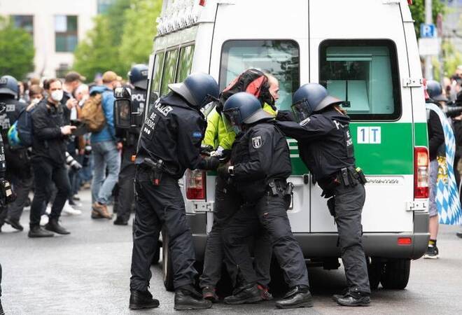 Pfingsten in der Hauptstadt: Trotz Demo-Verboten: Kleinere ...