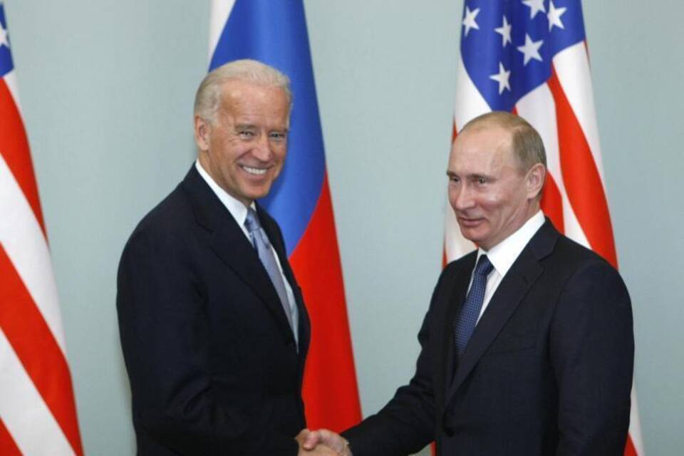 Putin sagt Gipfeltreffen mit US-Präsident Biden zu Putin sagt Gipfeltreffen mit US-Präsident Biden zu
