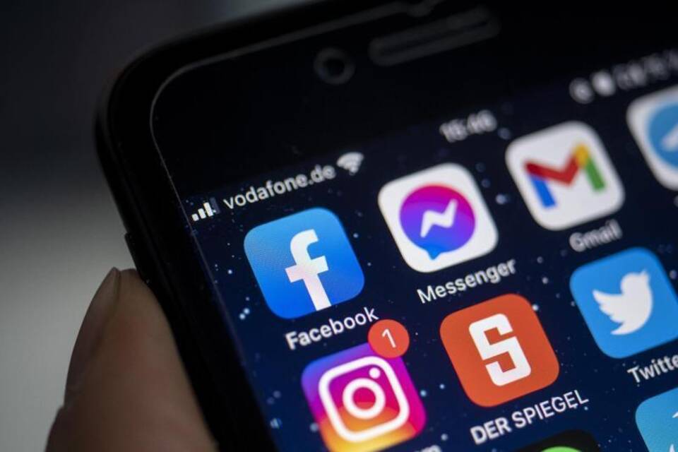Facebook Facebook