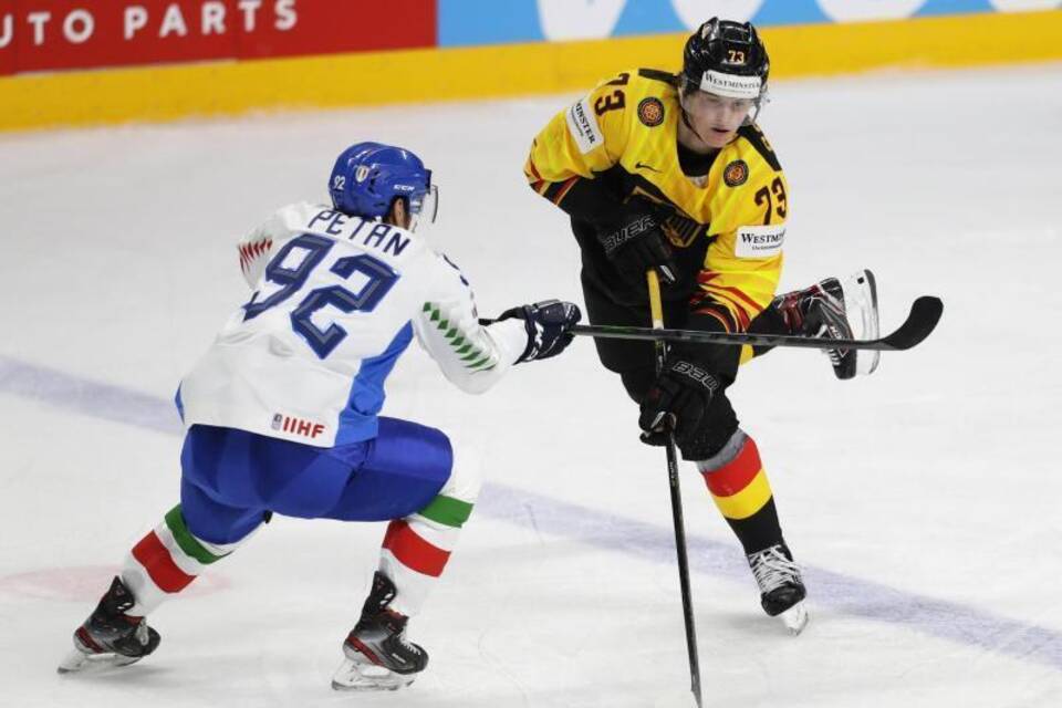 Lukas Reichel Lukas Reichel