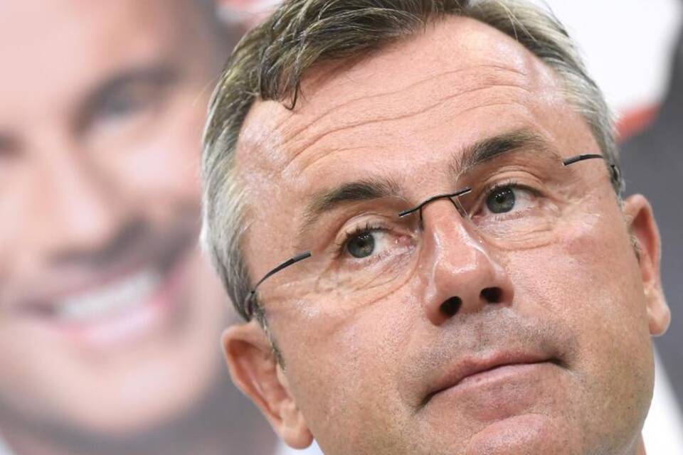 FPÖ-Chef Hofer tritt zurück FPÖ-Chef Hofer tritt zurück