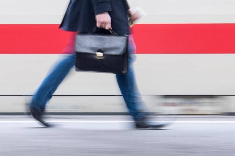 Arbeitgeber und DGB für Reformen Arbeitgeber und DGB für Reformen
