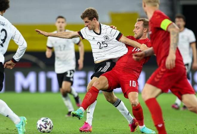 Spiel gegen Dänemark: Warten auf EM-Schub: Löw will an ...
