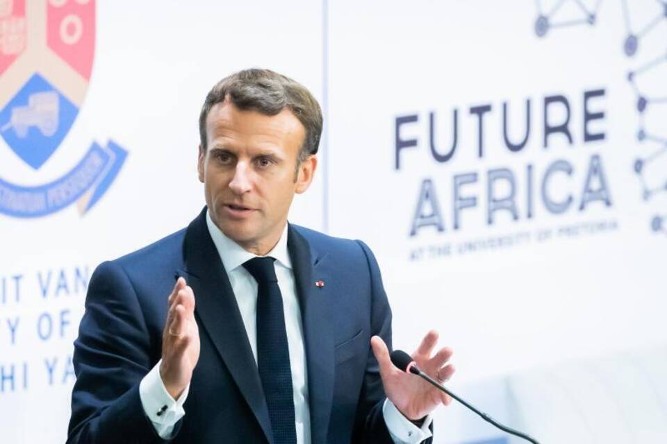 Macron Macron
