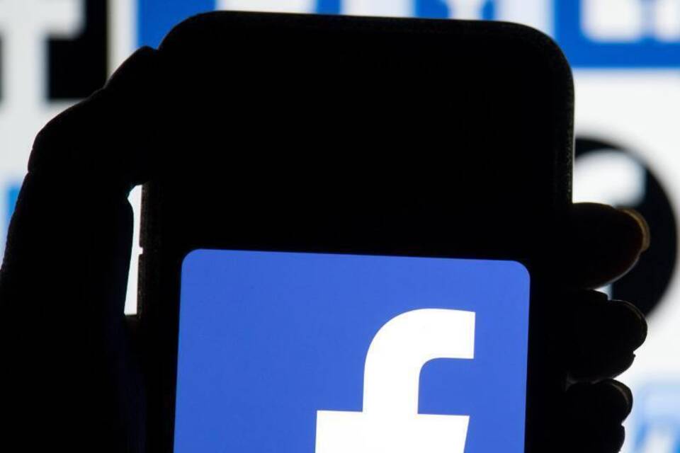 Facebook Facebook