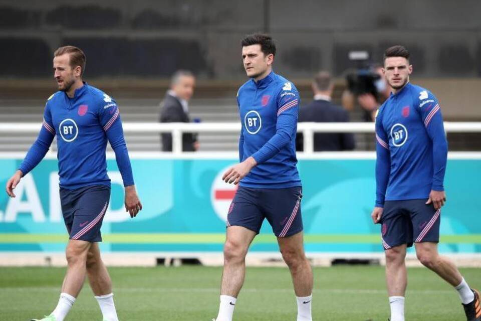 Three Lions Three Lions
