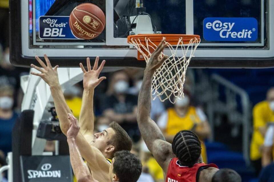 Basketball Basketball