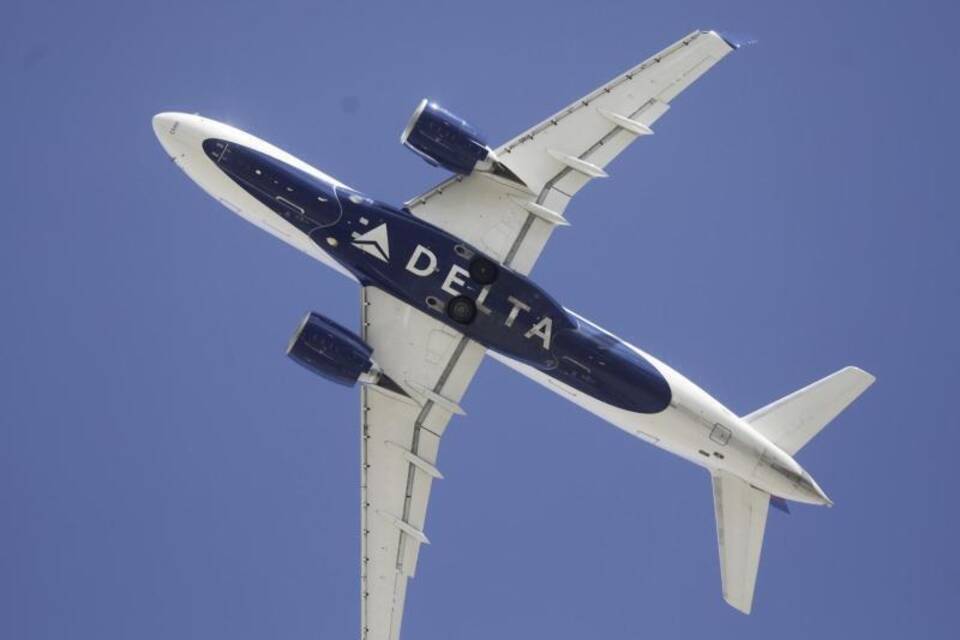 Delta-Flug muss zwischenlanden Delta-Flug muss zwischenlanden