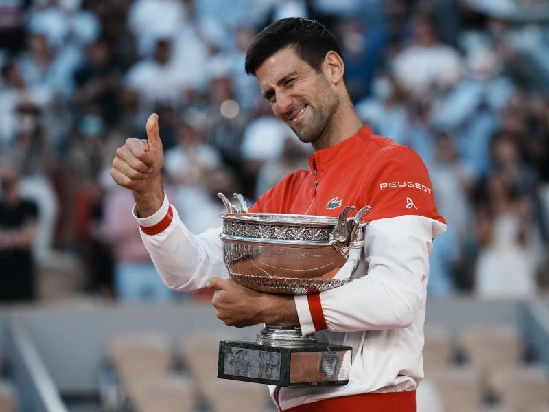 Grand-Slam-Turnier: Sieg bei den French Open: Djokovic ...