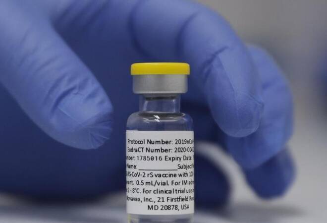 Kampf gegen Pandemie: Studie: Corona-Impfstoff von Novavax ...