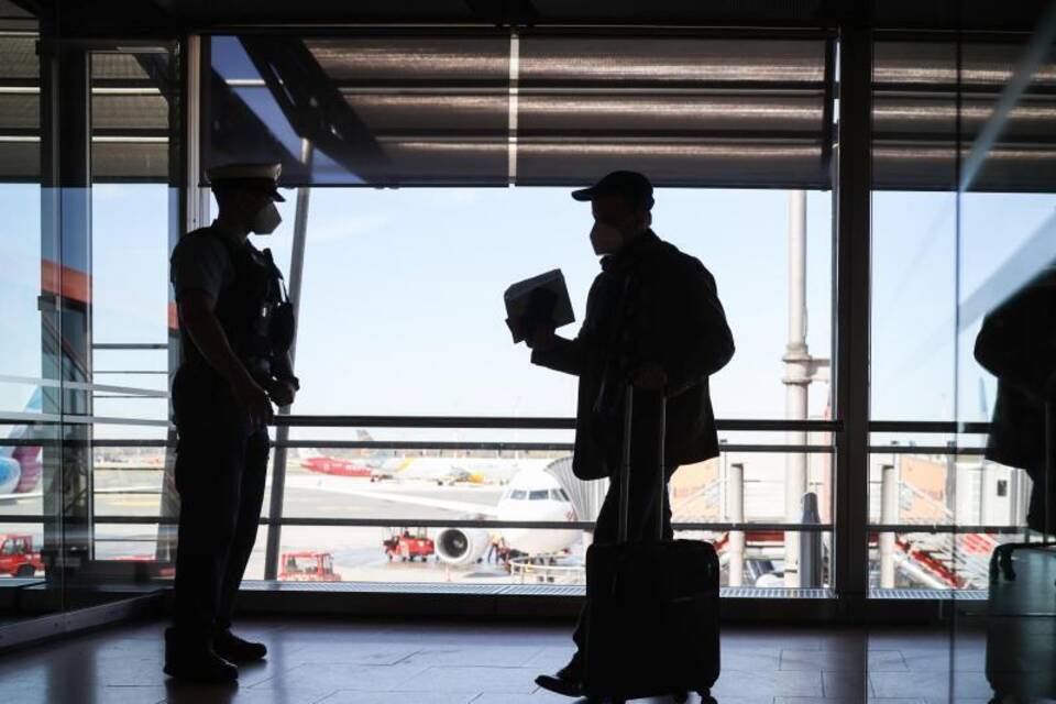 Kontrolle am Flughafen