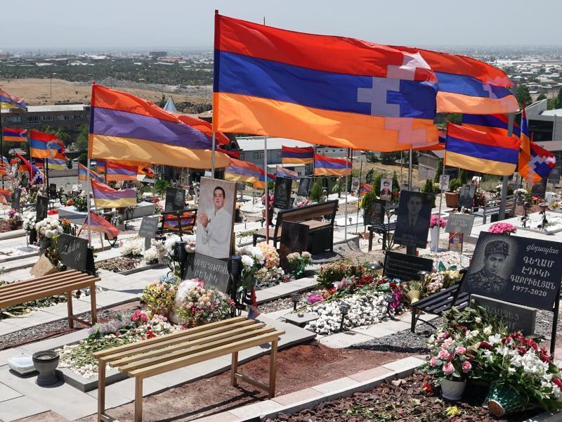 Kaukasus: Nach Krieg um Berg-Karabach: Armenien wählt ...
