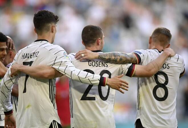 Sieg gegen Portugal: Löw-Team weckt EM-Euphorie - Turbo ...