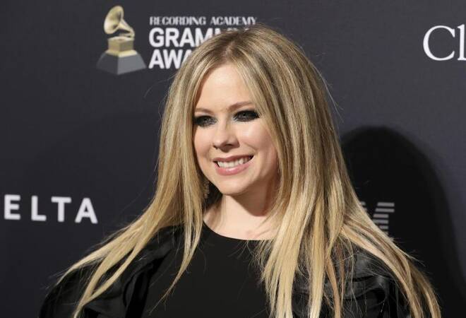 Sk8er Boi: Avril Lavigne veröffentlicht erstes Video auf ...