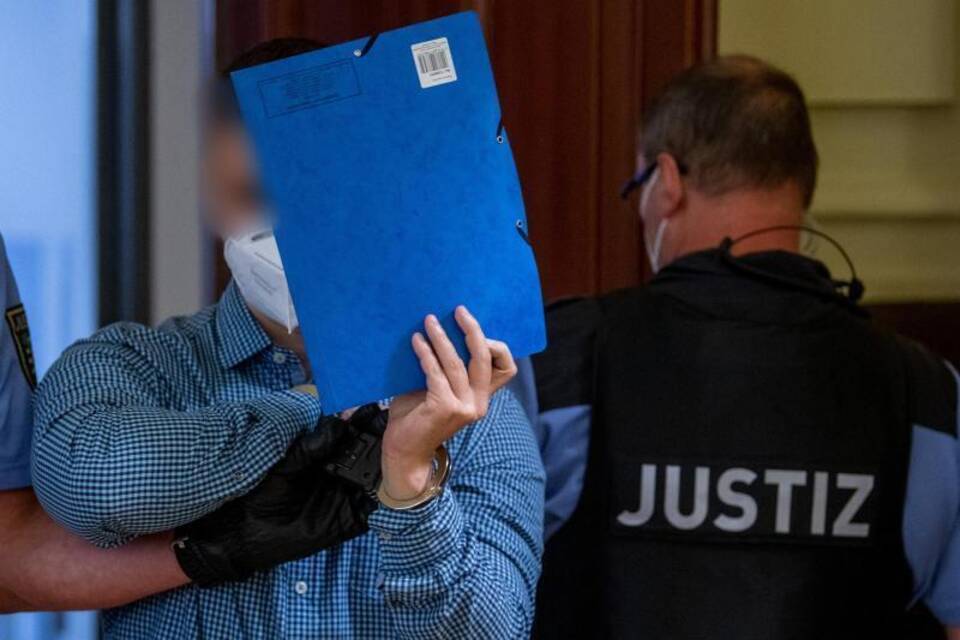 Plädoyers im Mordprozess nach Streit um nicht angeleinten Hund Plädoyers im Mordprozess nach Streit um nicht angeleinten Hund
