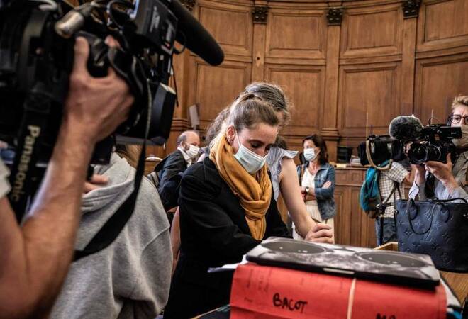 Prozess in Frankreich: Frau droht für Mord an ihrem ...